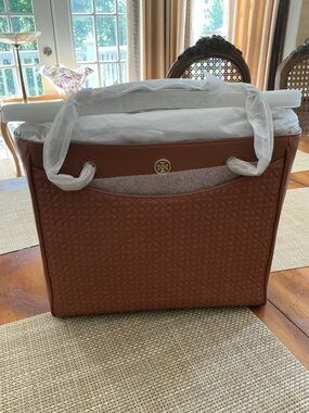 NWT Tory Burch Embossed Leather Tote in Saddle